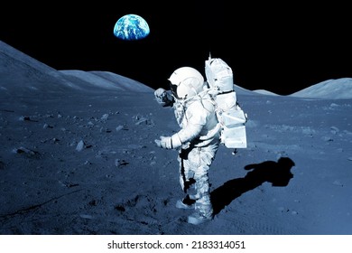 Astronaut On Moon Earth Background Elements Stock Illustration ...