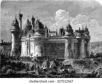 Chateau De Pierrefonds, Vintage Engraved Illustration. Industrial Encyclopedia E.-O. Lami - 1875.
