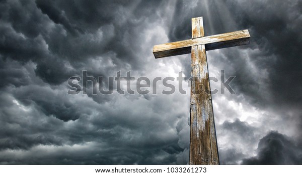 空の背景にキリスト教の十字架と雲 3dイラスト ハッピーイースター キリスト教のシンボル のイラスト素材
