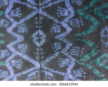 Colorful Ethnic Rug. Ethnic Modern rug. Overlay African Art Border. Weaving Silk Saris. Cool American Effect. Kaleidoscope Ikat Wallpaper. Pattern.