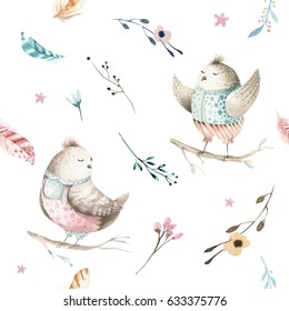かわいい鳥の動物のシームレスな模様 子ども服用の森のイラスト 木地水彩手描きの箱絵 苗代ポスター のイラスト素材