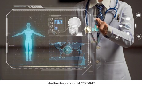 Arzt, der die Hand auf den Startknopf hält, wenn futuristischer Bildschirm, futuristische Medizintechnik, menschliche Anatomie und Röntgenbild 