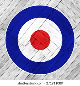 English Mod Target And Wood Background 