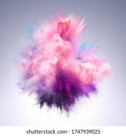 Explosion von rosafarbenem, violettem und blauem Pulver auf grauem Hintergrund. Die Bewegung des Farbpulvers wird eingefroren. 3D-Illustration