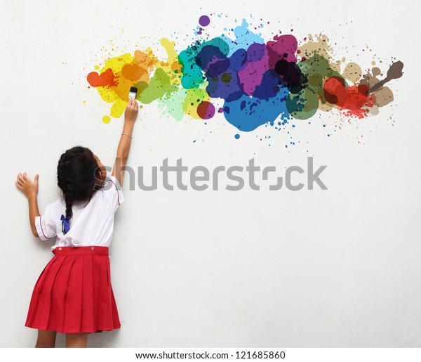 白い壁にペンキの筆を持つ女の子 のイラスト素材
