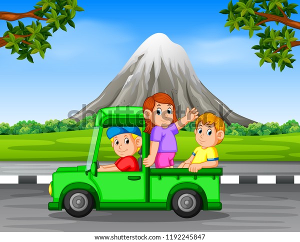 the happy family waving inside the car with\
the beautiful rock mountain\
background