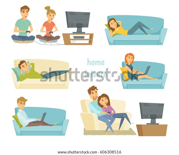 ホームレジャー 2人でテレビを見る 男性は自宅で働き 女性はソファでオンラインショッピングをし ノートパソコンを使う テレビゲームをしている友達 人々はうそをついてリラックスする のイラスト素材 606308516