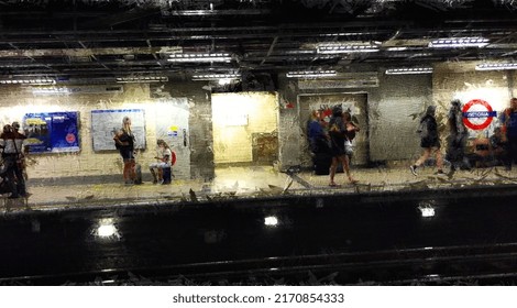 LONDON UNDERGROUND Train Tunnel Travel