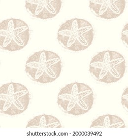 Minimal Ecru Jute Star Fish Texture Pattern. Two Tone Washed Out Beach Decor Background. Modern Rustic Brown Sand Color Design. Seamless Burlap Seastar Effect Pattern For Shabby Chic Coastal Living. 