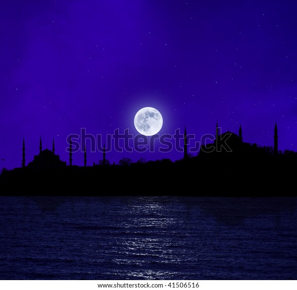 Moonrise over Istanbul\
Silhouette