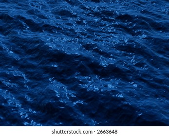 ocean_surface_in_moonlight