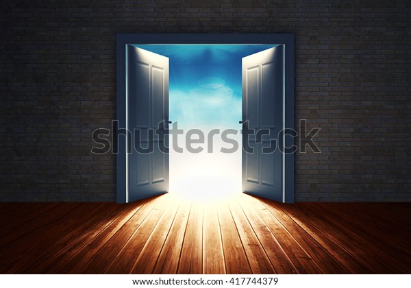 日没の空に壁に大きなドアを開ける のイラスト素材