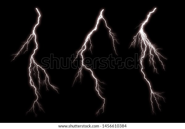 黒い背景に稲妻と雷のセット 天候の強さのコンセプト 暴風雨 のイラスト素材