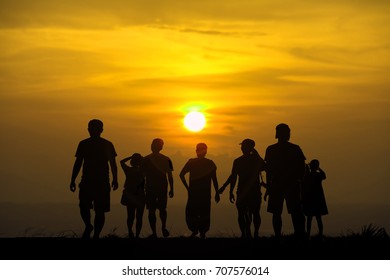 Silhouette Group Friend Holiday On Sunset Stock Illustration 707576014 ...