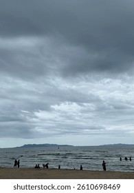 The sky was filled with thick clouds, as if it was going to rain, blocking the sunlight, making me feel sad.