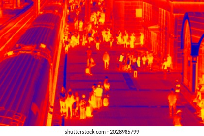 Subway, View Of The Platform From Above, Train And Passengers. Illustration Of Thermal Image - Thermal Impressionism. Blurred Unrecognizable People