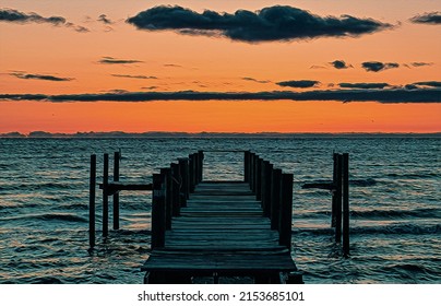 Sunrise, Chesapeake Bay And Fishing Pier, Illustration 