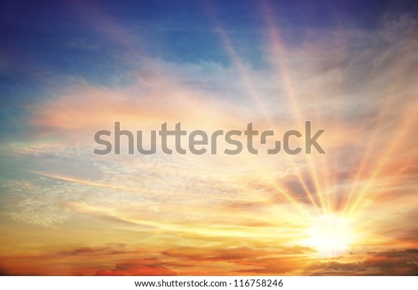 日没 日の出と雲 光線 その他の大気効果 のイラスト素材