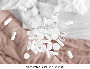 White Pills. Medicines, Tablets, Pharmacy. Sick To Be. Stay In Bed. Illness, Disease, Health, Healthcare Concept. Problems With Insomnia, Cold Or Flu, Covid 19. Pain, Headache. 3d. 3D Illustration