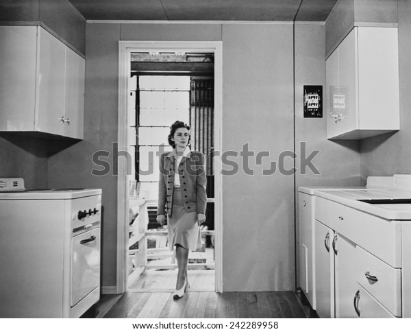 Women Enters Modern 1940s Kitchen White Stock Illustration