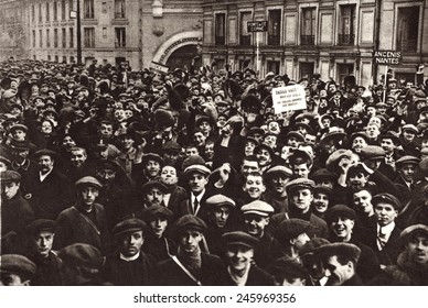 WWI. Paris On The Day Germany Declares War On France. Young Men, Some Only 17, Gathered At The Montparnasse Station In Paris. August 3, 1914.