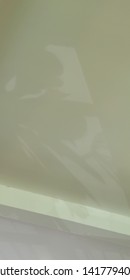 Close​ up​ light​ and​ shadow​ on​ glass​ table​