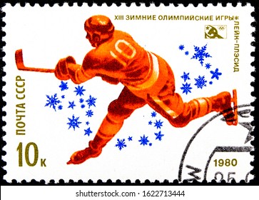 01 16 2020 Divnoe Stavropol Territory Russia Postage Stamp USSR 1980 Winter Olympic Games - Lake Placid, USA Hockey Hockey Player Throws The Puck