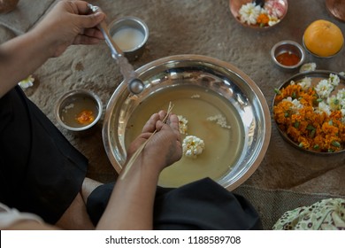 01 Apr 2007 Pitru Paksha Rites Being Performed On Banks Of The Holy Narmada River Chanod Village Narmada Gujarat INDIA