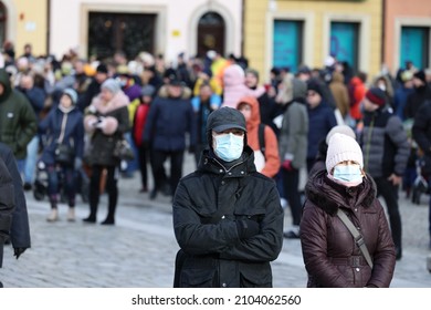 01.06.20222 Wroclaw, Poland, People Wearing Masks During The Covid19 Pandemic On A Walk.