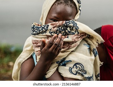 05.06.2021 -Mombasa.Kenya: Kenyan Girl In A Headscarf. Street Photo .Mombasa .Kenya