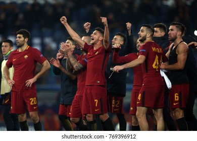 05.12.2017 Rome, Italy, Olimpic Stadium: As Roma Team Celebrates The Victory At End Of   The Uefa Champions League Match Between As Roma Vs Qarabag .