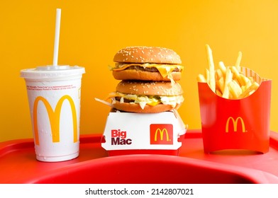 14,045 Mcdonalds hamburger Images, Stock Photos & Vectors | Shutterstock