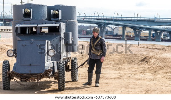 05/8/2017 Victory Day. Military patriotic
entertainment in the park of the 300th anniversary of St.
Petersburg on the shore of the Gulf of Finland. Armored car of the
times of the Russian
Revolution
