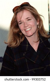 05DEC99: Actress LEA THOMPSON At The World Premiere In Los Angeles Of 