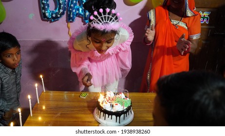 445 India family cake Images, Stock Photos & Vectors | Shutterstock