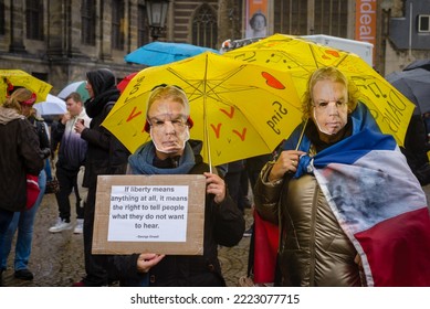 06 November 2022, Amsterdam, Netherlands, Despite Official Cancellation Protestors Gathered On The Dam Square. Conspiracy Theorists David Icke Was Denied Entry To The Netherlads. 