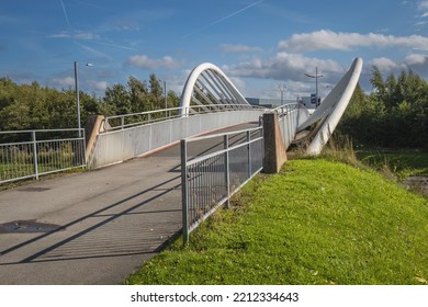 06.10.2022 St Helens, Merseyside, UK Linkway Bridge Now Called The Steve Prescott Bridge In St Helens