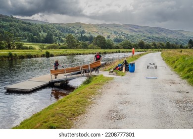 07.09.2022 Fort Augustus, Highland, Scotland, Uk  Canoeing On The Caladonian Canal Near Fort Augustus In The Scottish Highlands