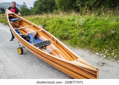 07.09.2022 Fort Augustus, Highland, Scotland, Uk  Man Canoeing On The Caladonian Canal Near Fort Augustus In The Scottish Highlands