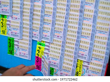 242 Thai lottery ticket sellers Images, Stock Photos & Vectors ...