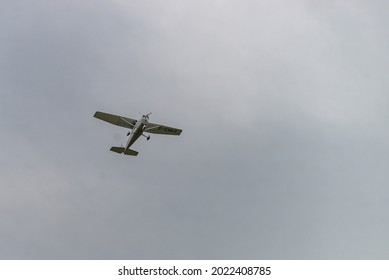 08. August, 2021, Hamburg - Light General Aviation Plane Takeoff