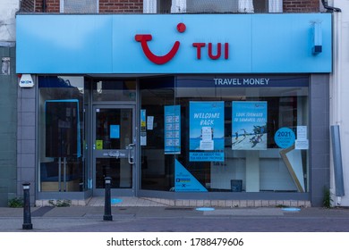 08/02/2020 Portsmouth, Hampshire, UK A Closed Tui Travel Agent Shop On A High Street Many Of This Businesses Shops Have Closed Due To Covid-19 Or Coronavirus