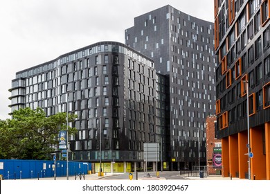 08/24/2020 Portsmouth, Hampshire, UK Catherine House Student Accommodation With Stanhope House Next To It In Portsmouth City Centre, Student Housing For The University Of Portsmouth