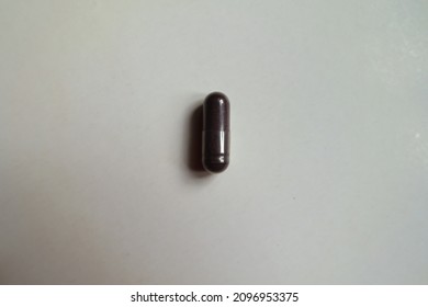 1 Dark Purple Capsule Of Bilberry Extract Dietary Supplement