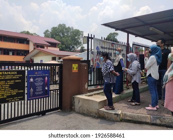 Sekolah kebangsaan Images, Stock Photos & Vectors  Shutterstock