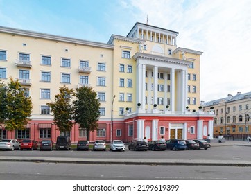 Смоленск, Россия - Октябрь 10, 2018: Arbitration Court Building