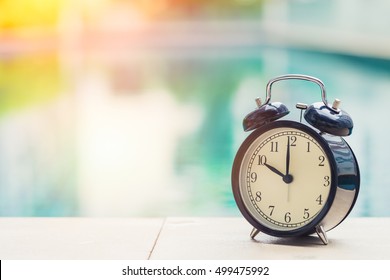 10 O Clock Images Stock Photos Vectors Shutterstock