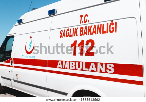 10 September 2020, Oludeniz, Turkey: An ambulance\
van is on duty at a public place during the covid-19 coronavirus\
pandemic in Turkey