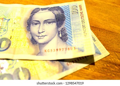 100 Deutsche Mark Banknote Close Up Clara Schumann, Germany 2019