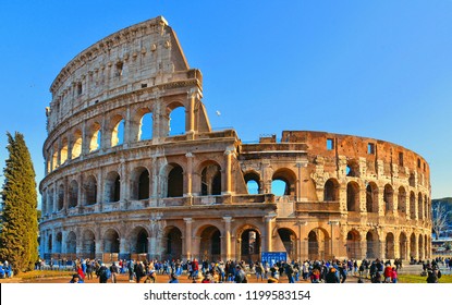 10022018 Crowd People Front Ancient Roman Stock Photo 1199583154 ...